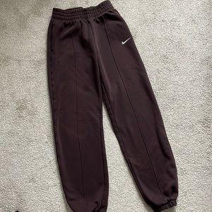 Nike Sportswear Essential Collection Sweatpants